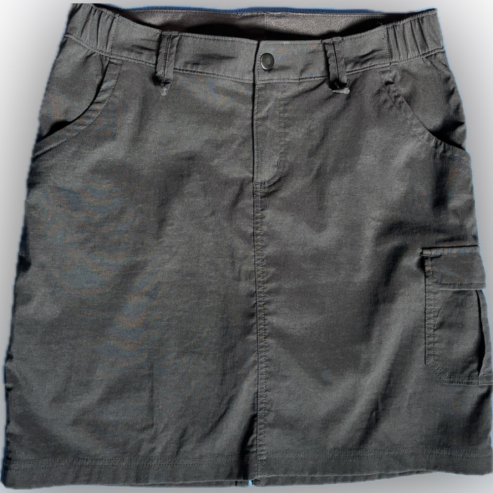 Duluth Dry on the fly skort Black Cargo 10